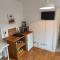 Apartments & möblierte Zimmer in Kahl am Main, kontaktloser Self Check-in, W-Lan, Schreibtisch, Duschbad, Küchenzeile, PKW-Plätze