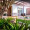Boutique seafront apartment