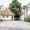 City House with Terrace, Garden and Free Parking