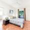 An Absolute Poolside Break by Casuarina Beach - 达尔文