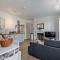 Dizzy Lows Modern 1 Bedroom Swanage Apartment with Sea View
