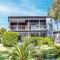 Baggies On Dutchies, 9 Burbong Street - Large Pet Friendly house with spectacular waterviews, Wi-Fi and air con - Nelson Bay