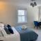 Exquisite apartment, stone throw from the beach