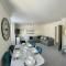 Exquisite apartment, stone throw from the beach