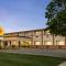 Super 8 by Wyndham Sarnia ON