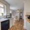 Brent House - 4 bedroom home close to shops, harbour & beaches
