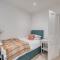 Brent House - 4 bedroom home close to shops, harbour & beaches
