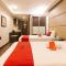 RedDoorz Premium @ West Avenue Quezon City