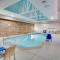 Orangewood Inn & Suites Kansas City Airport