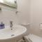 Rocester Rest close to Alton Towers & JCB, Netflix - Rocester