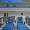 2 Mi to Clemson Central Villa with Deck, Near Lakes
