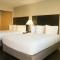 Americana Modern Hotel - Redding