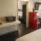 Americana Modern Hotel - Redding