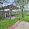 Spacious Home with Backyard about 25 Mi to Houston! - Manvel