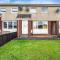 Balloch House -Spacious 3 bed house with on street parking