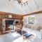 The Villa - Industrial Farmhouse with Hot Tub