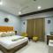 HOTEL THE GRANDLADHUKARA
