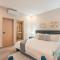 Chic Fully Serviced Apartment at Regatta Living II - 705