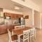 Go away to this charming apt at Sublime w private jacuzzi included