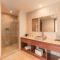 Go away to this charming apt at Sublime w private jacuzzi included