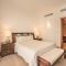 Go away to this charming apt at Sublime w private jacuzzi included