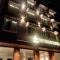 The Sarai, Hotel