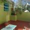 Spacious house with garden, La Plata center. - La Plata