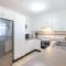 Crystal by the Bay 5 4 6 Crystal Cl air conditioned Wi Fi and close to the beach - Fingal Bay