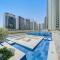 Upgraded Apartment w Partial Burj Khalifa View - Dubaj