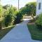 Bas de villa 80m2 entrée et jardin privés à 500 metres de la plage