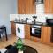 City Centre 2 Bed Flat Sleeps 3 for Work and Leisure with Free Wifi by Amazing Spaces Relocations Ltd