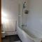 The Vacationers - Pvt Rooms with Shared Bath - 桑德兰