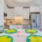 Bella Vista: Marshfront Condo 1 Block To The Beach. Pool & Hot Tub-1st Floor