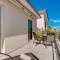 Lovely 2 Bedroom Family Apartment w/ Pool