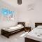 Lovely 2 Bedroom Family Apartment w/ Pool