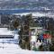 BEAR CABIN GETAWAY!!!(SPA) Pet Friendly Backyard