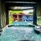 Hideaway Noosa Men Only Beach Resort - بيرجيان بيتش