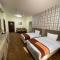ROYAL HOTEL