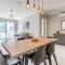 New & central located 3 Double bedroom apartment - Close to all amenities