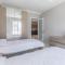 New & central located 3 Double bedroom apartment - Close to all amenities