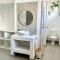 Angazi Guesthouse Unit 3 - Modern 2 Bedroom Apartment with Pool