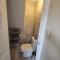 Spacious serviced home with free parking & Wi-Fi - Willenhall