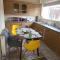 Spacious serviced home with free parking & Wi-Fi - Willenhall