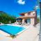 VILLA Moki mit privatem beheizbarem Pool - Pula