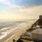Paradise with Balcony Near the Action - دايتونا بيتش