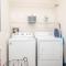 Spacious Condo Mins to Shands, University, & DOWNTOWN! - غاينيسفيل