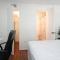 Spacious Condo Mins to Shands, University, & DOWNTOWN!