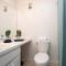 Spacious Condo Mins to Shands, University, & DOWNTOWN! - غاينيسفيل