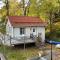 Cozy cabin, neighbour to lake & national park - Tyresö