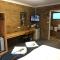 Deepwater Hotel
